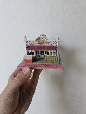 Vintage 1993 Polly Pocket Pet Shop Building Only